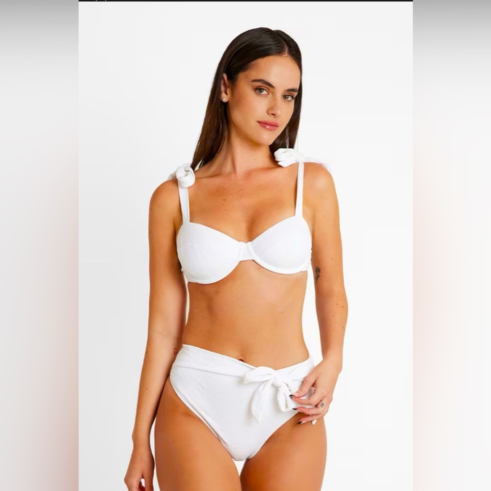 Cupshe Jojo Fletcher collection white two piece swimsuit. Size medium